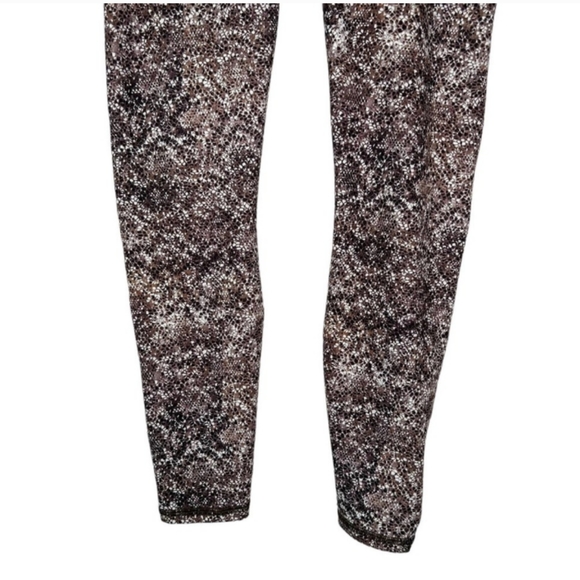 🆕Fabletics Define PowerHold High-Waist 7/8 Leggings Serpentine Print Size Small - Picture 9 of 14